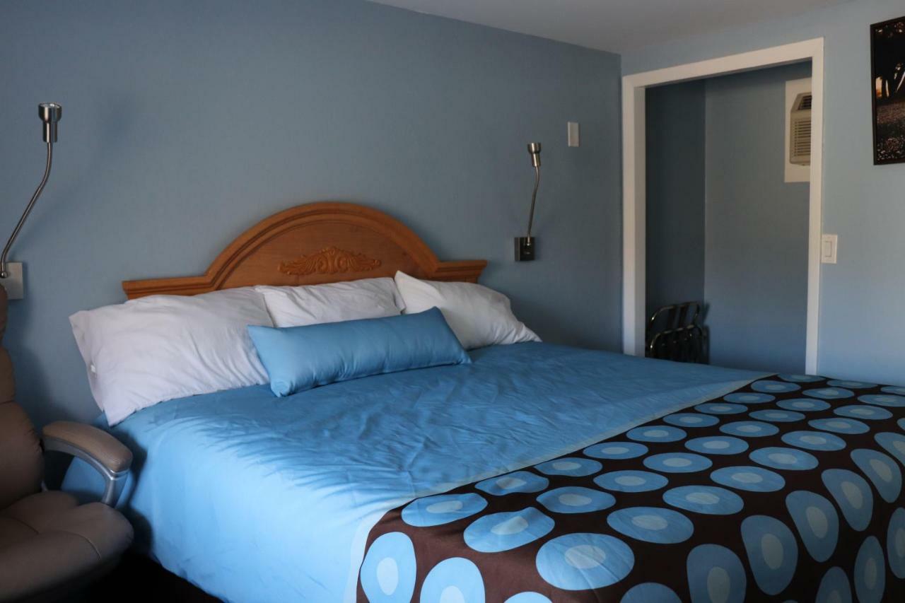 Cornwall Hitching Post Country Motel מראה חיצוני תמונה