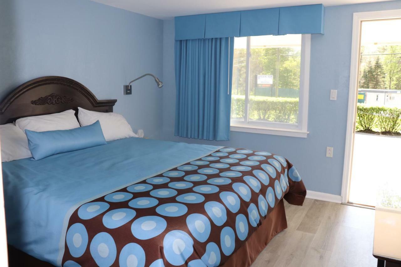 Cornwall Hitching Post Country Motel מראה חיצוני תמונה