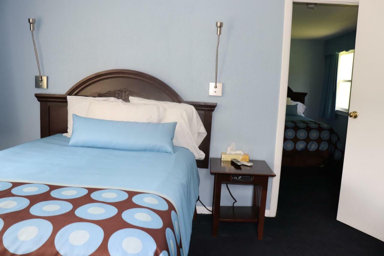 Cornwall Hitching Post Country Motel מראה חיצוני תמונה